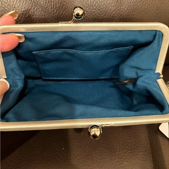 Coach Kisslock Wristlet *RARE* - Picture 3 of 4